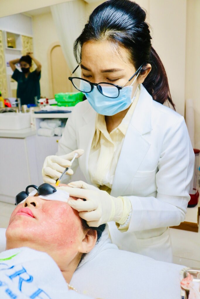 Khách hàng tiêm Meso tại Viện Thẩm Mỹ BBKOREA